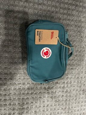 Kånken Toiletry Bag in Teal